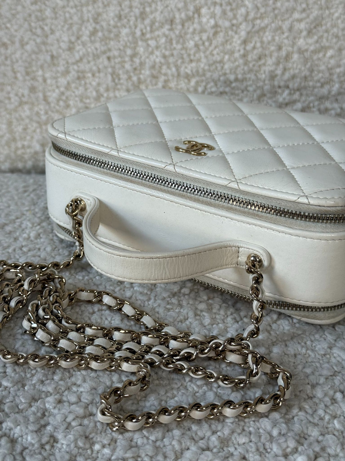Chanel White Glazed Calfskin Double Zip CC Vanity Case