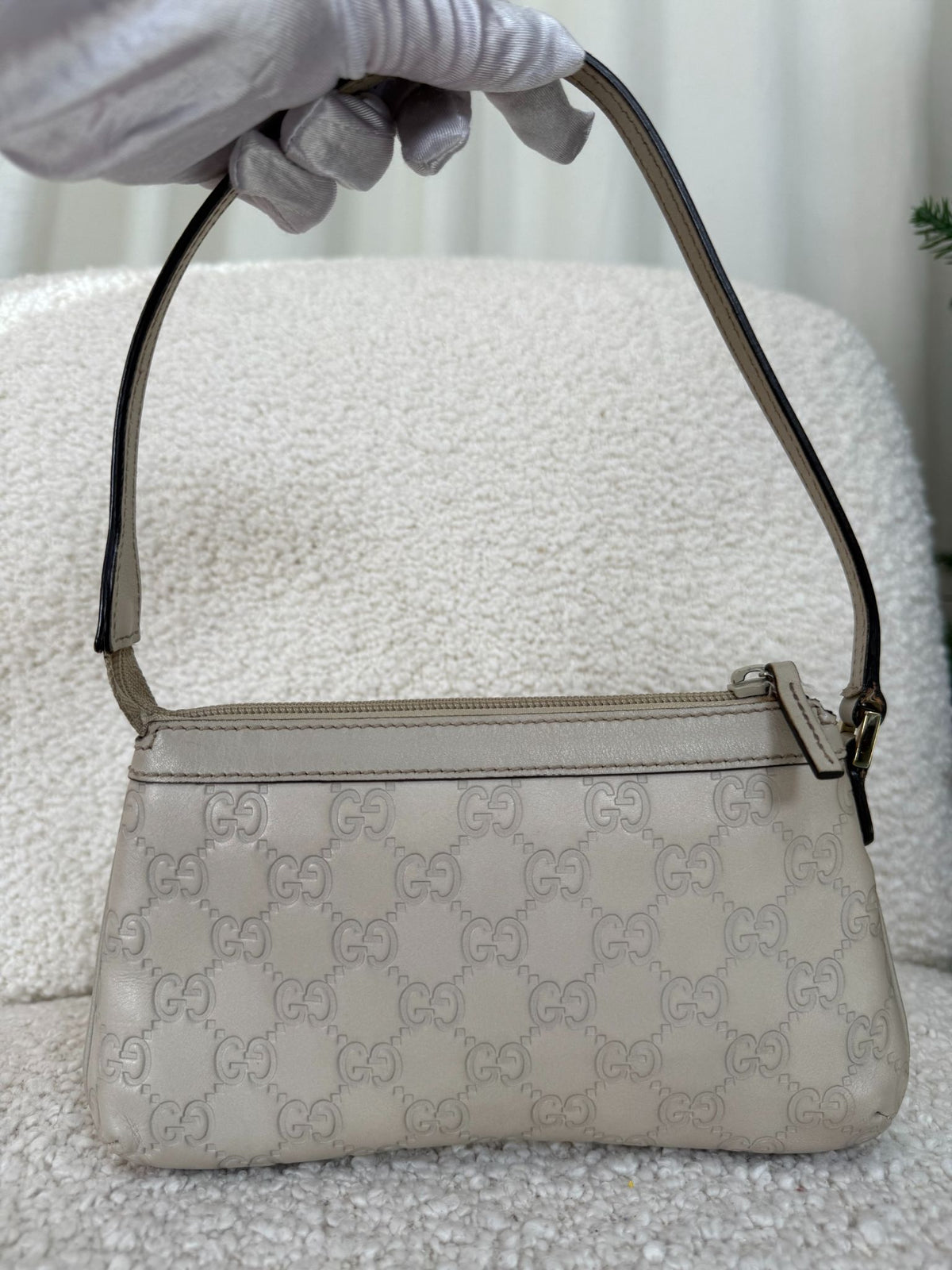 Gucci Guccissima Leather Pochette Ivory