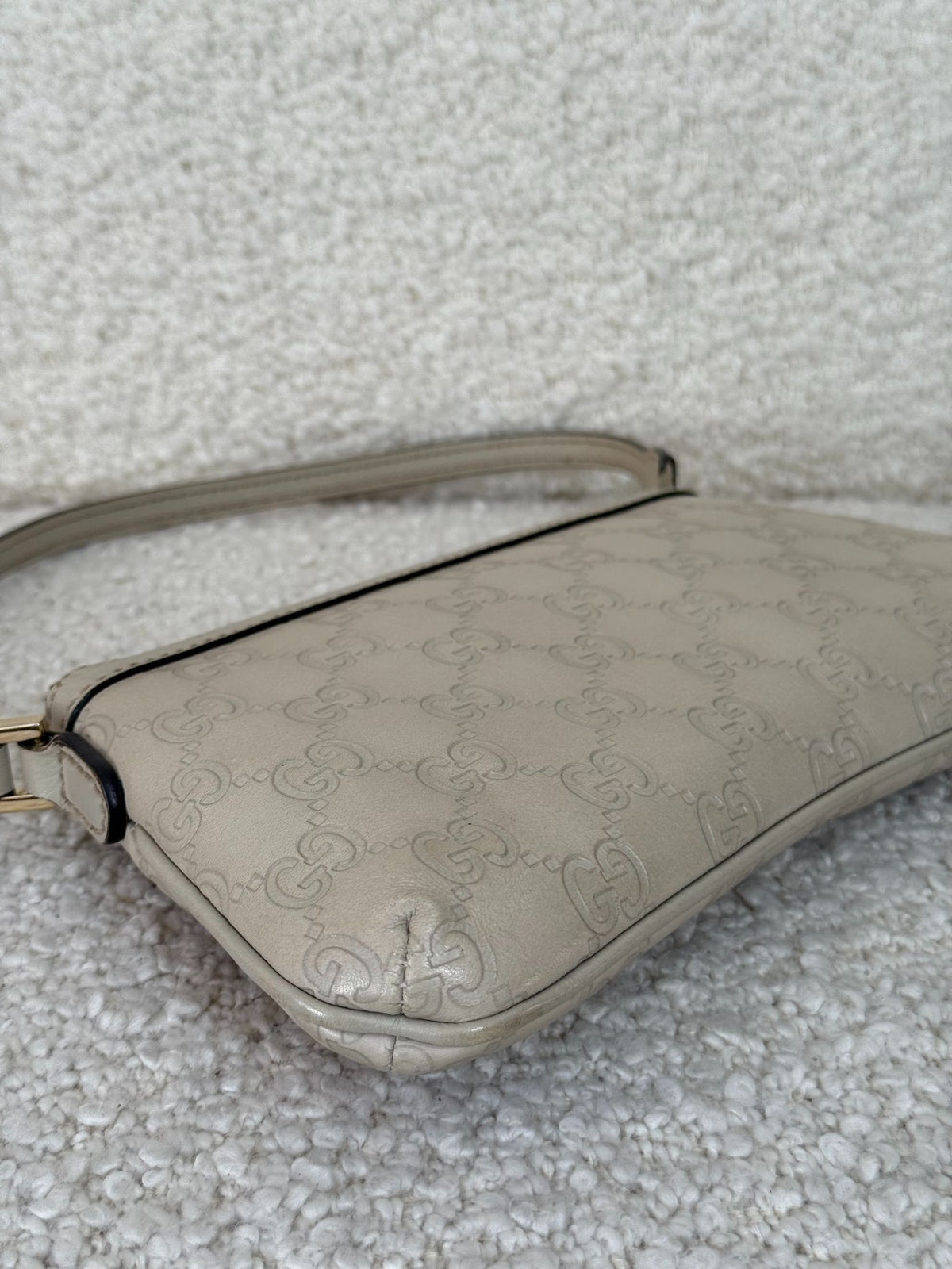Gucci Guccissima Leather Pochette Ivory