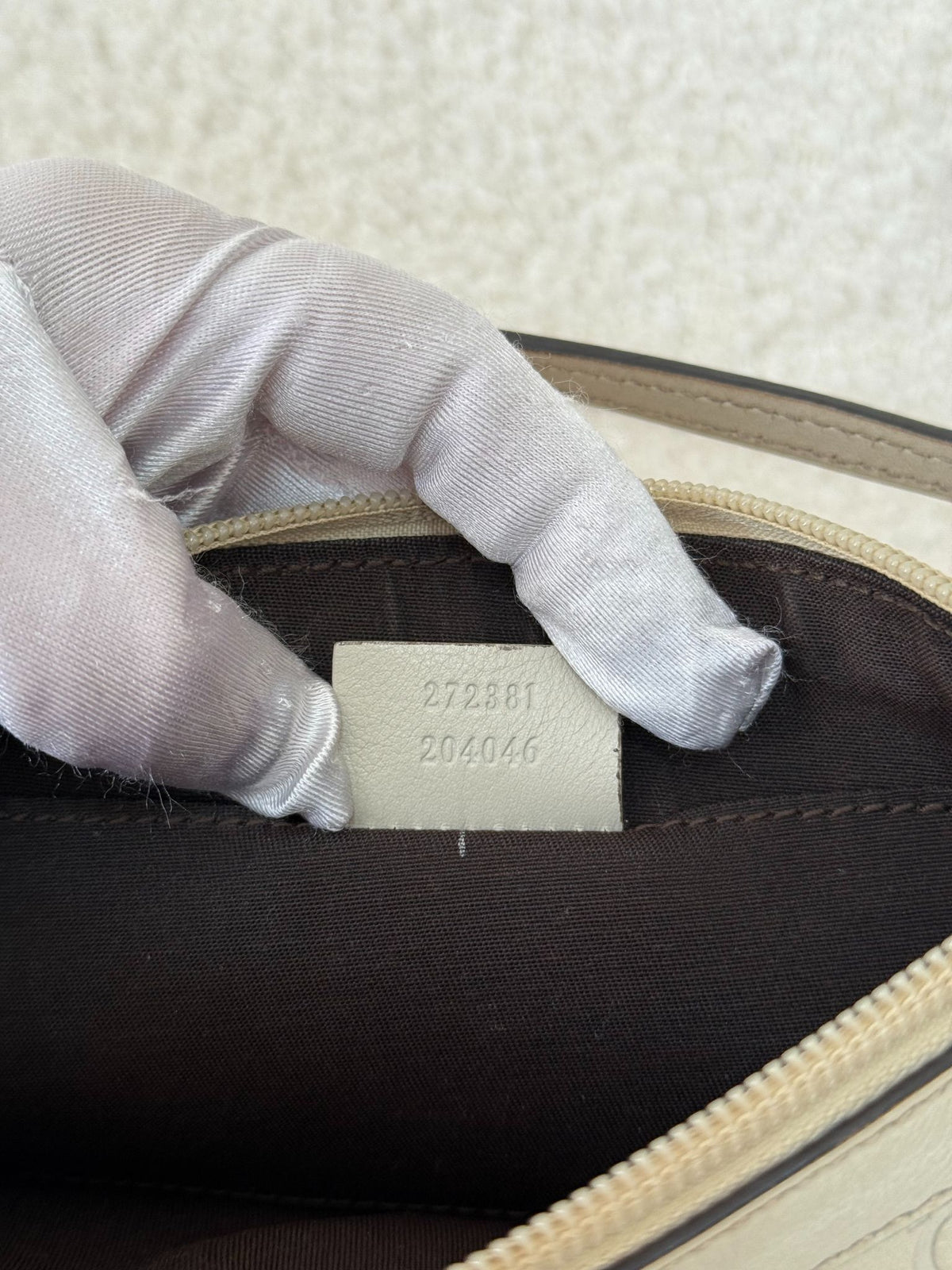 Gucci Guccissima Leather Pochette Ivory