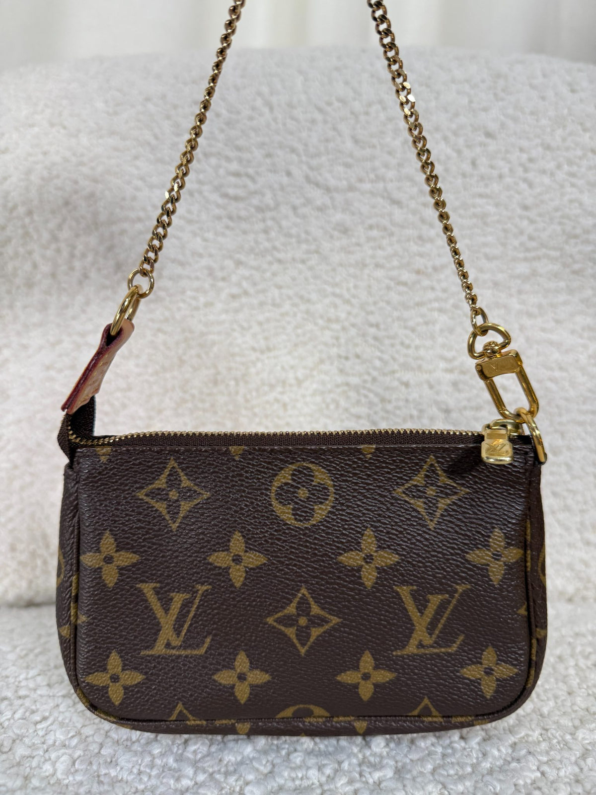 Louis Vuitton V Saint Tropez Mini Pochette Accessories Rose Ballerine Monogram Canvas