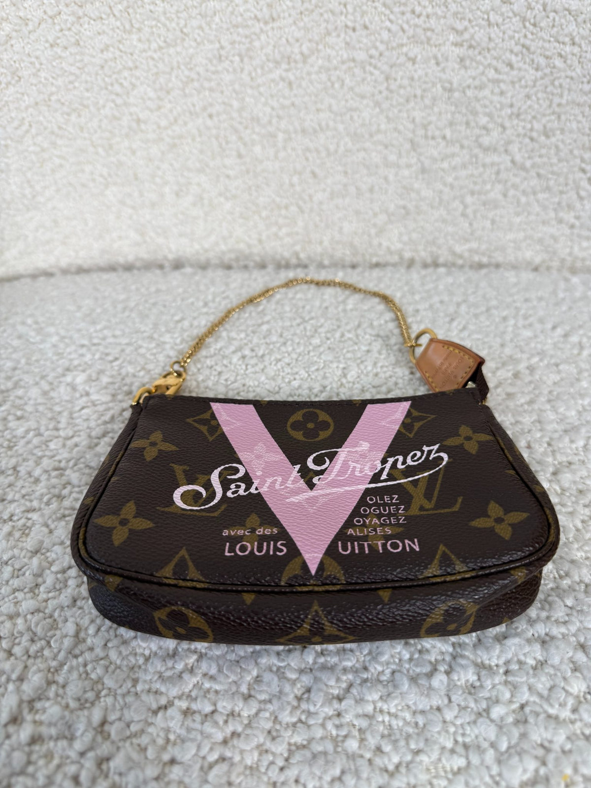 Louis Vuitton V Saint Tropez Mini Pochette Accessories Rose Ballerine Monogram Canvas