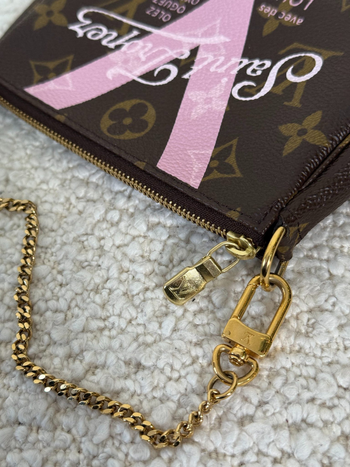 Louis Vuitton V Saint Tropez Mini Pochette Accessories Rose Ballerine Monogram Canvas