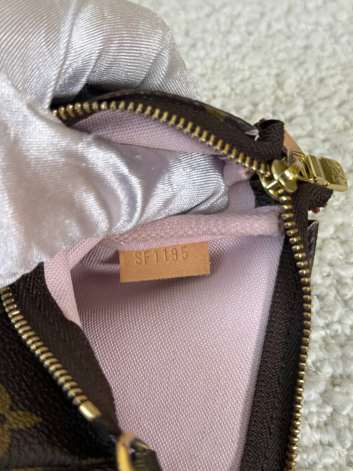 Louis Vuitton V Saint Tropez Mini Pochette Accessories Rose Ballerine Monogram Canvas