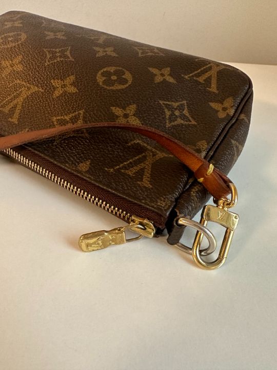 Louis Vuitton Pochette Accessoires Monogram Canvas