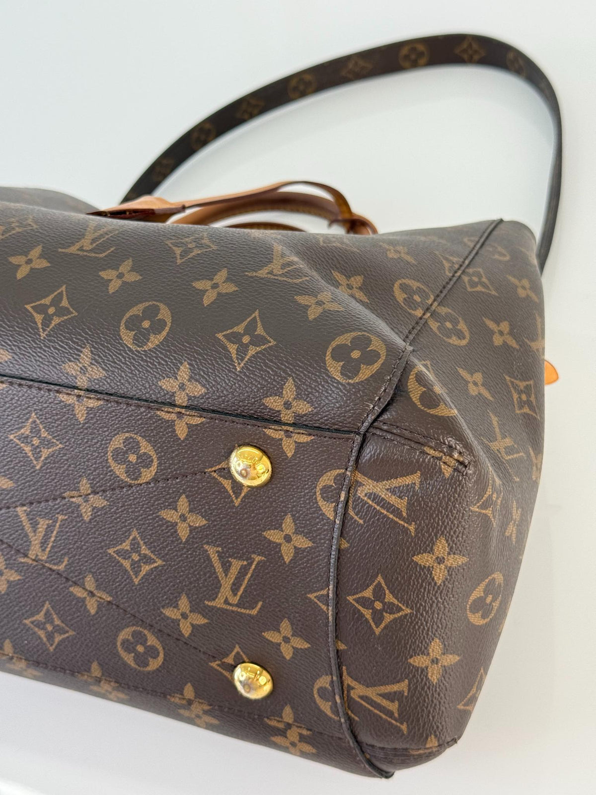 Louis Vuitton Montaigne MM Monogram Canvas