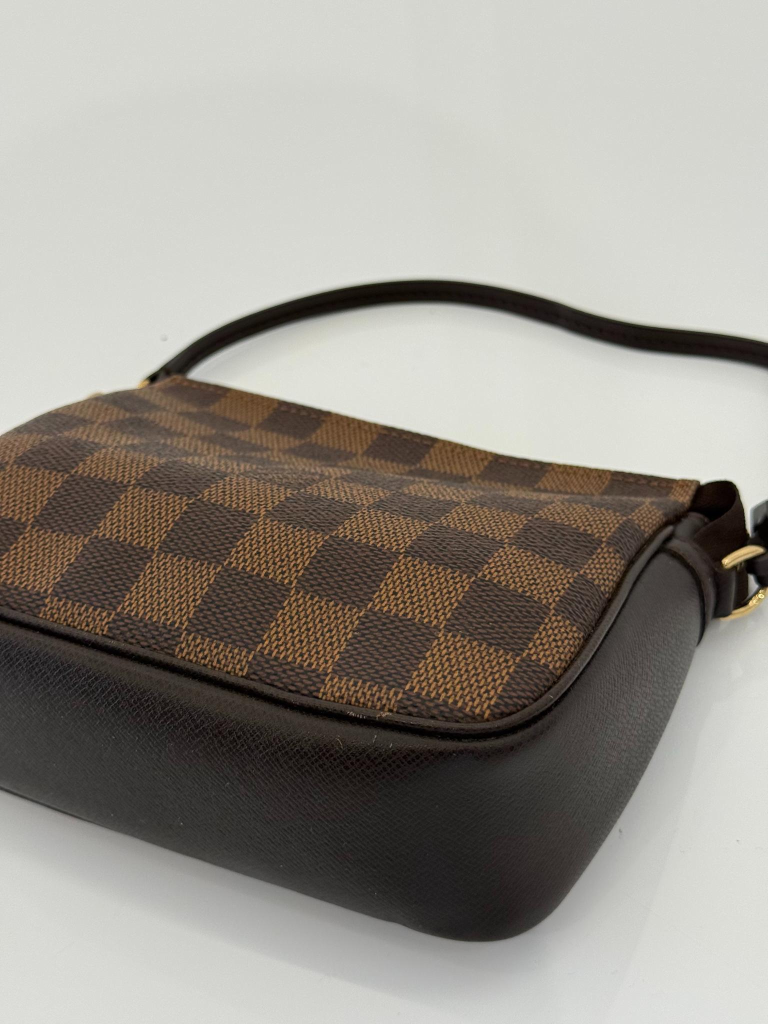 Louis Vuitton Navona Pochette Damier Ebene Canvas