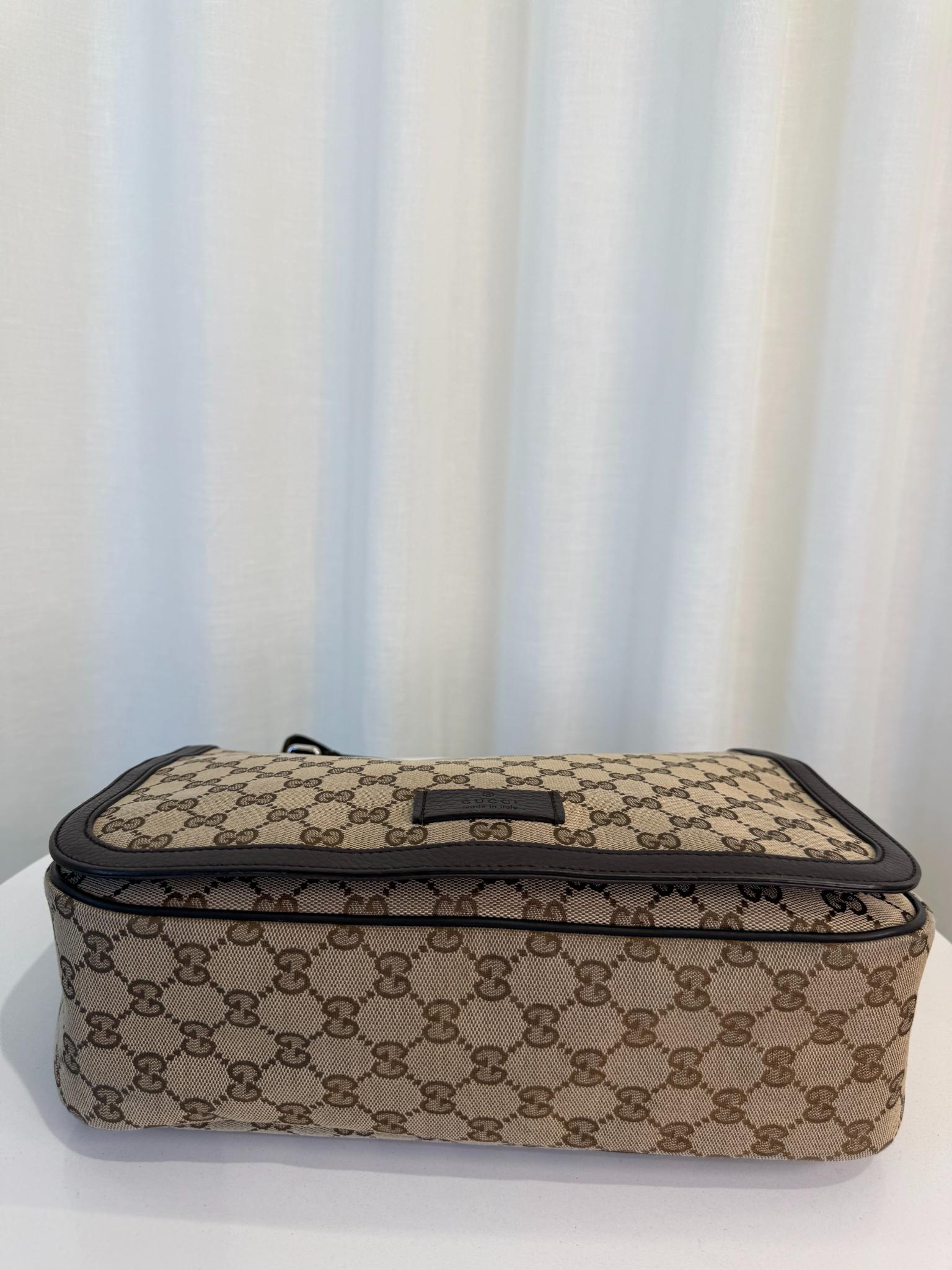 Gucci Unisex Beige/Brown GG Canvas Messenger Bag
