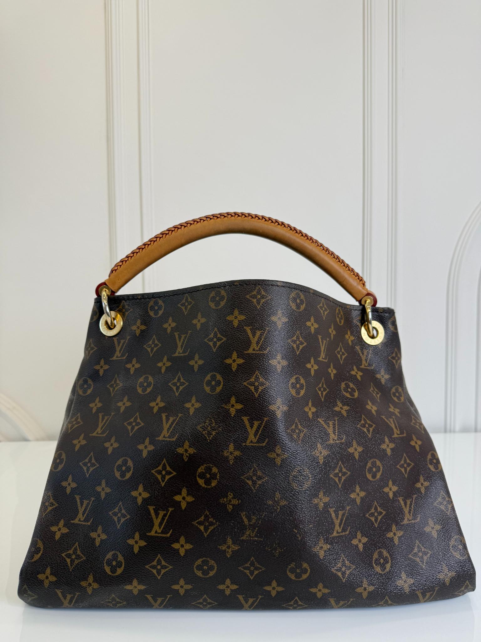 Louis Vuitton Artsy MM Monogram Canvas