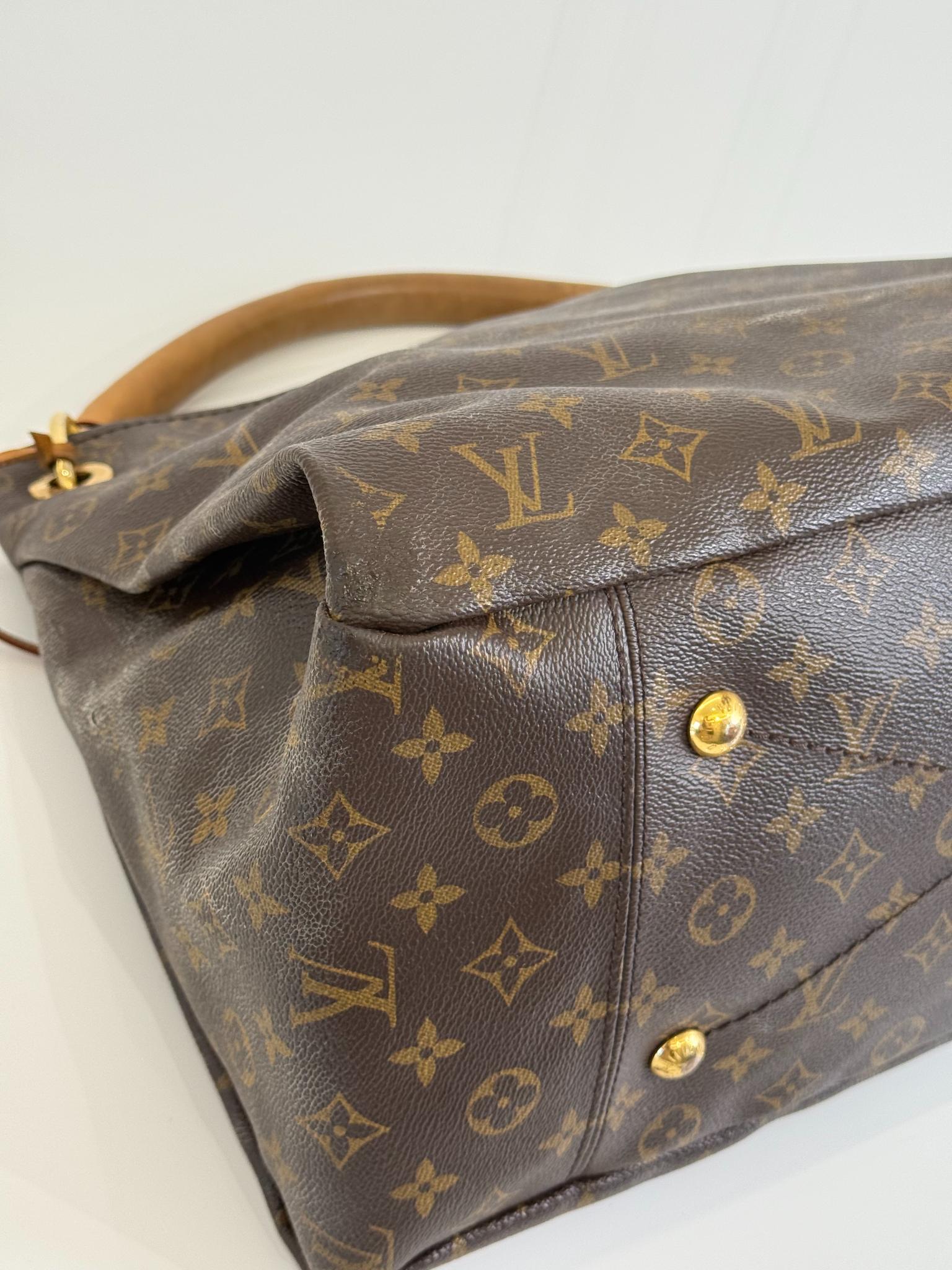 Louis Vuitton Artsy MM Monogram Canvas