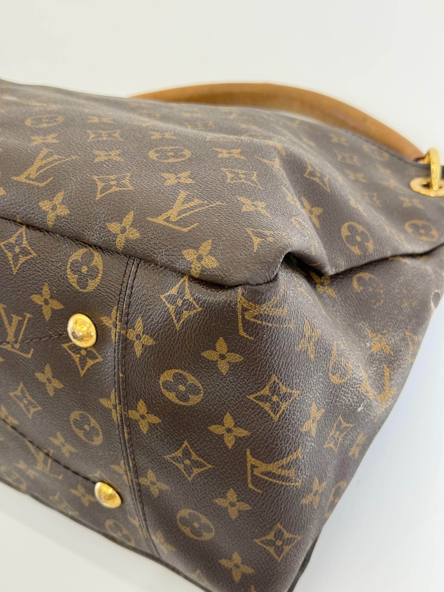 Louis Vuitton Artsy MM Monogram Canvas