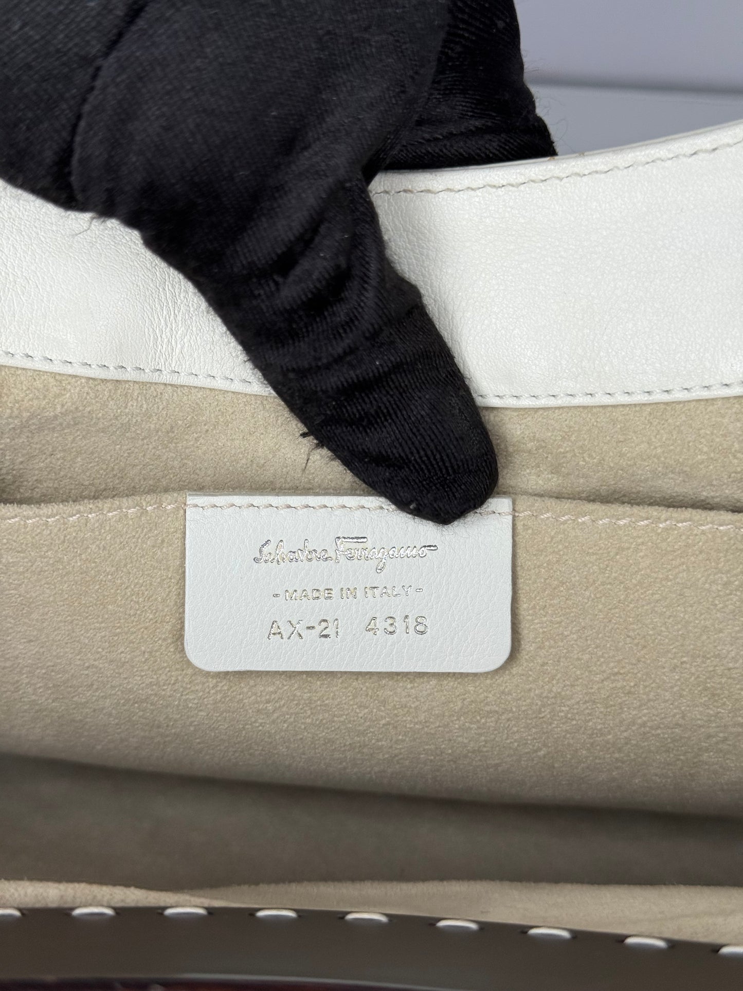 Salvatore Ferragamo Gancini White Leather Shoulder Bag