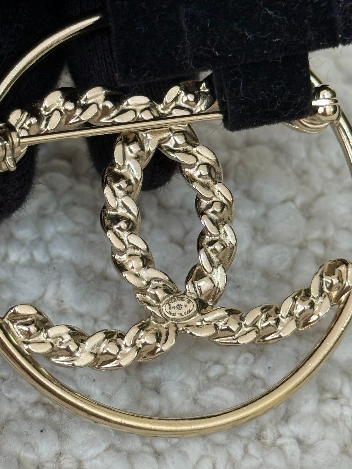 Chanel Crystal Round CC Brooch Light Gold