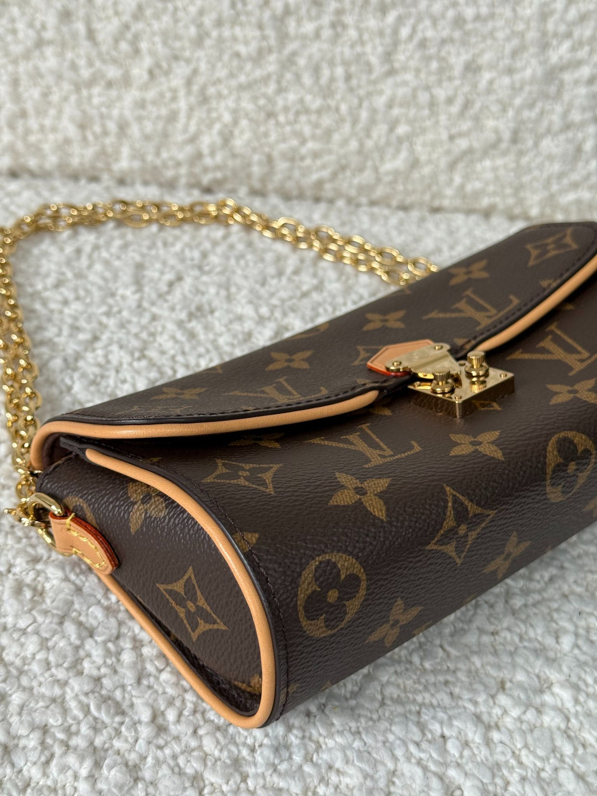 Louis Vuitton Pochette Camille Monogram Canvas