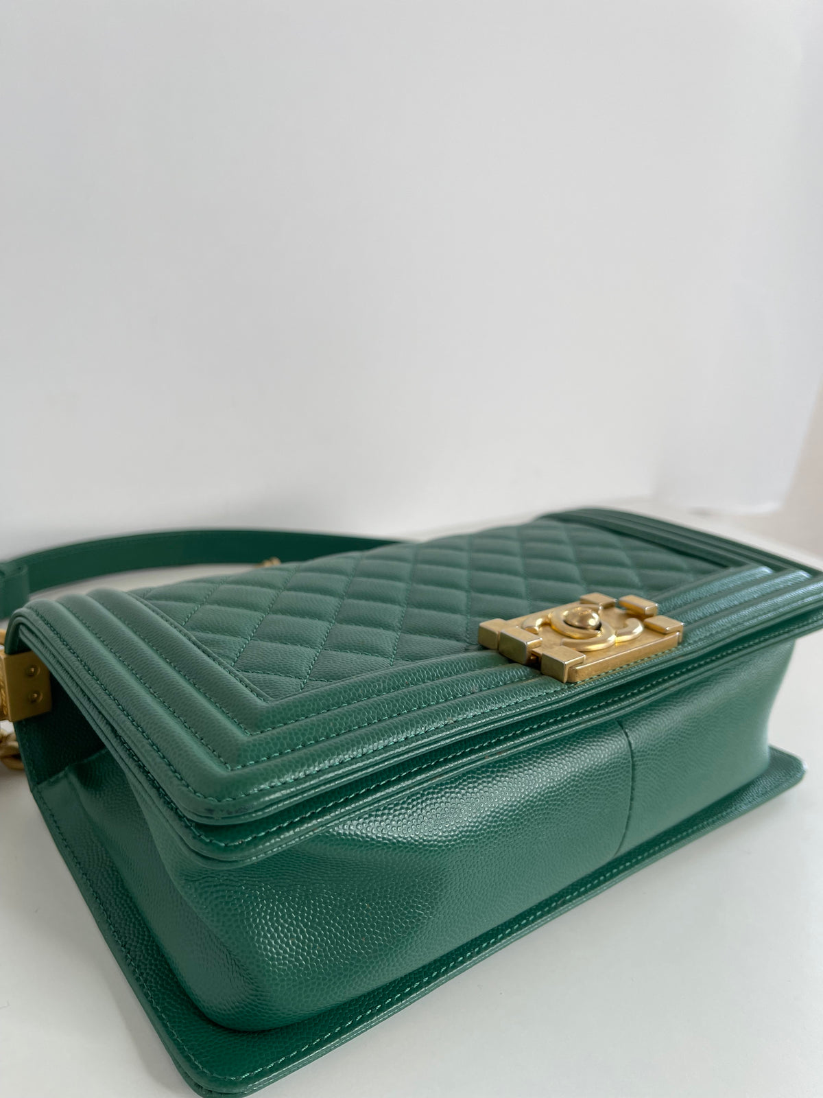 Chanel Green Medium Boy Caviar Leather Antique Gold Hardware