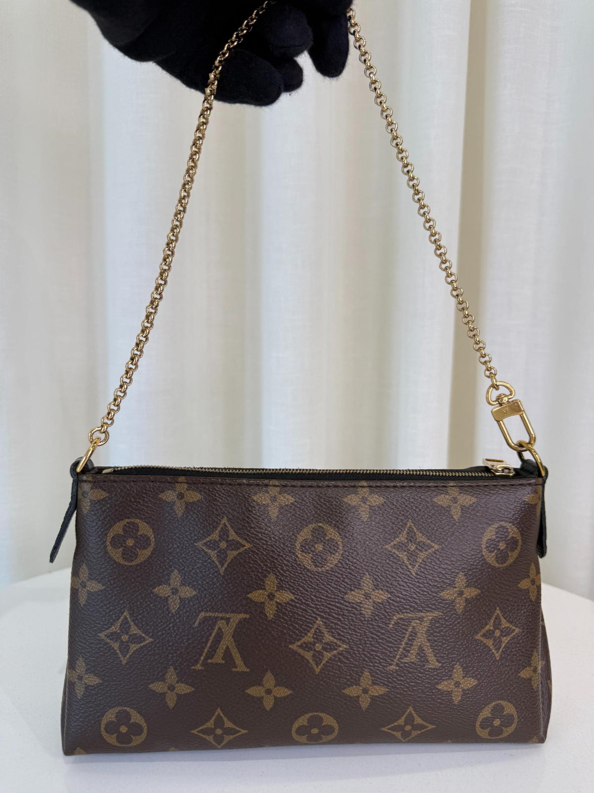 Louis Vuitton Monogram Pallas Clutch Black