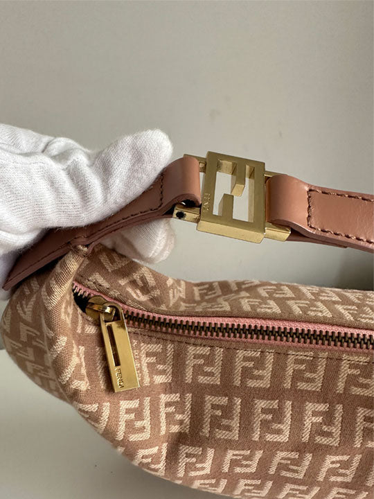 Fendi Zucchino Vitello Medium Chef Hobo Cipria