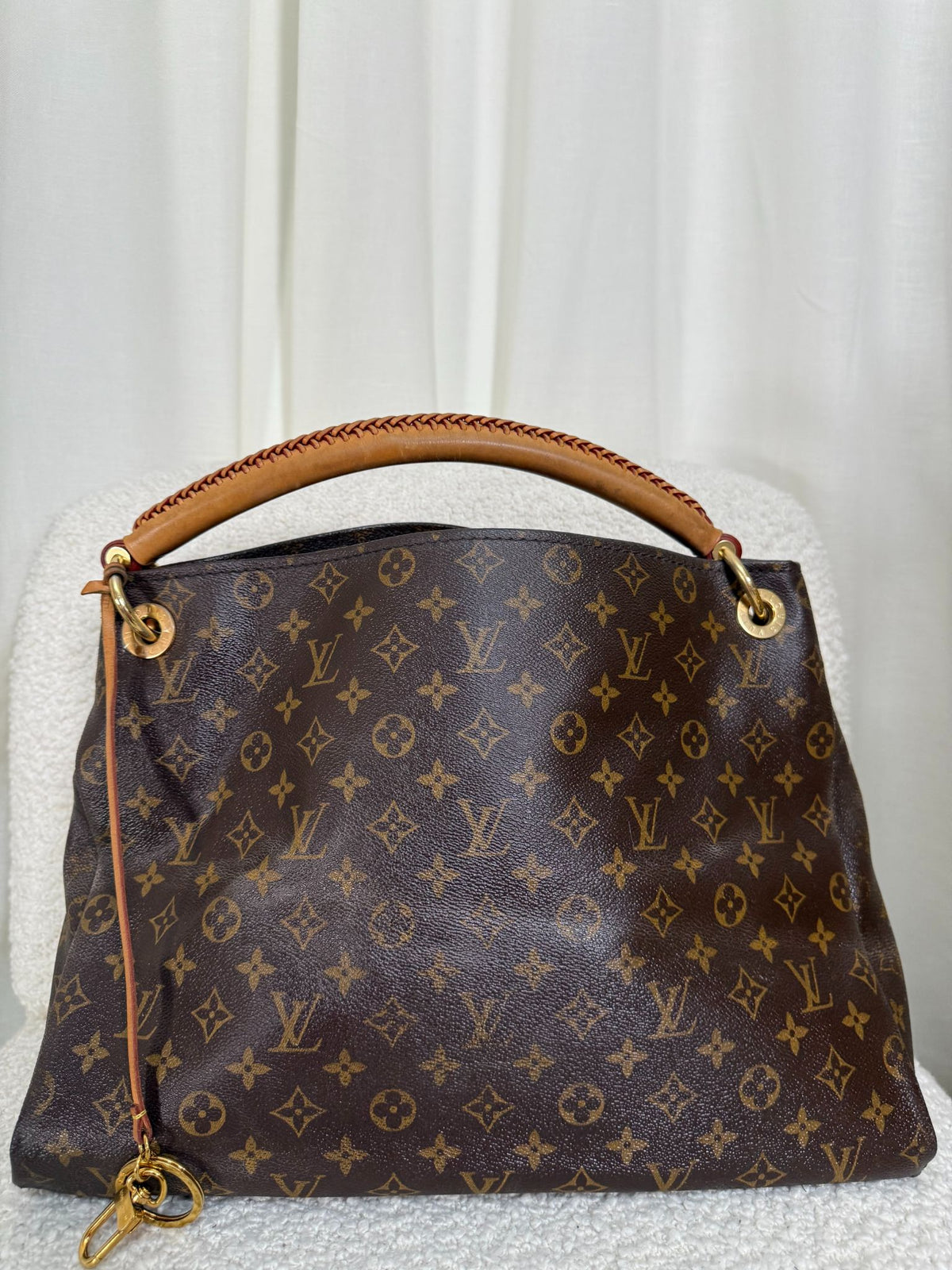 Louis Vuitton Artsy MM Monogram Canvas