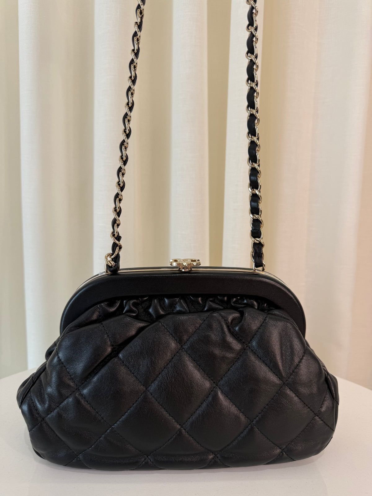 Chanel Black Lambskin Quilted CC Kisslock Clutch/Shoulder Bag