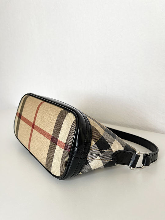 Burberry Nova Check Mini Boat Pochette