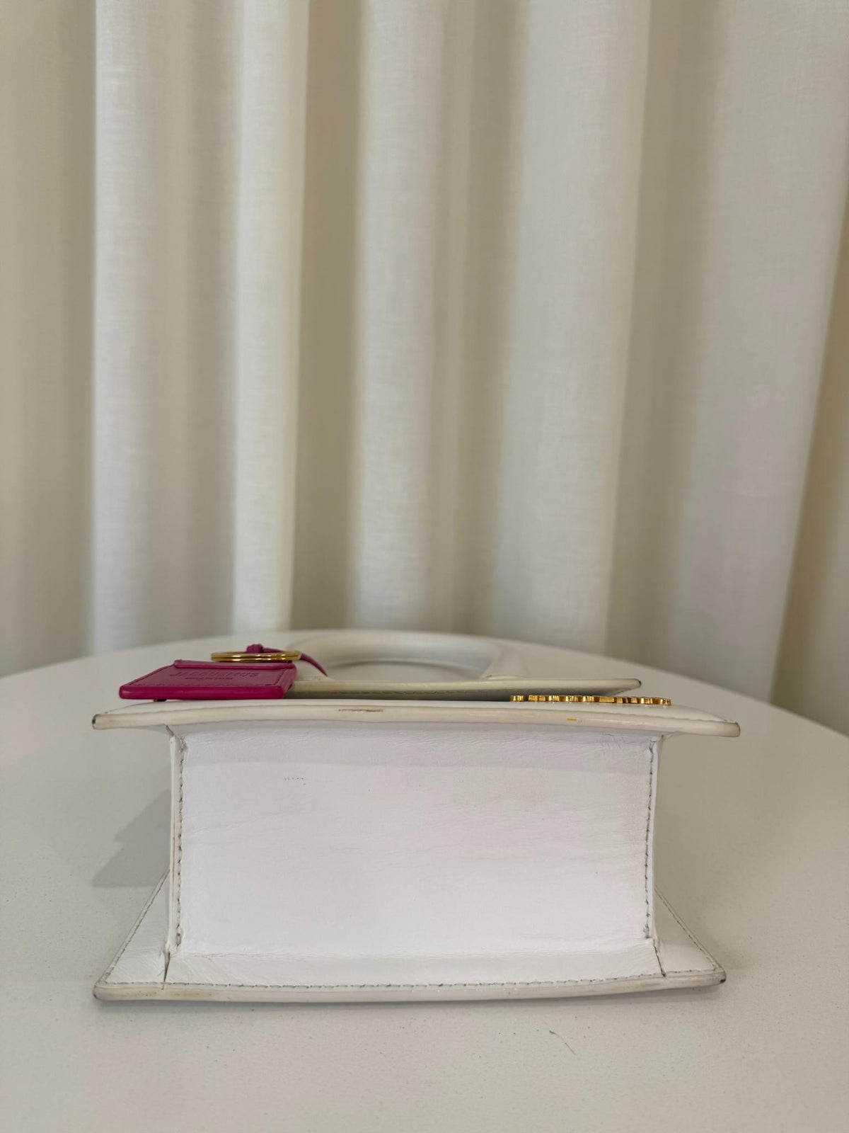 Jacquemus Le Chiquito Medium White Leather Handbag with Porte Clés/Bag Charm