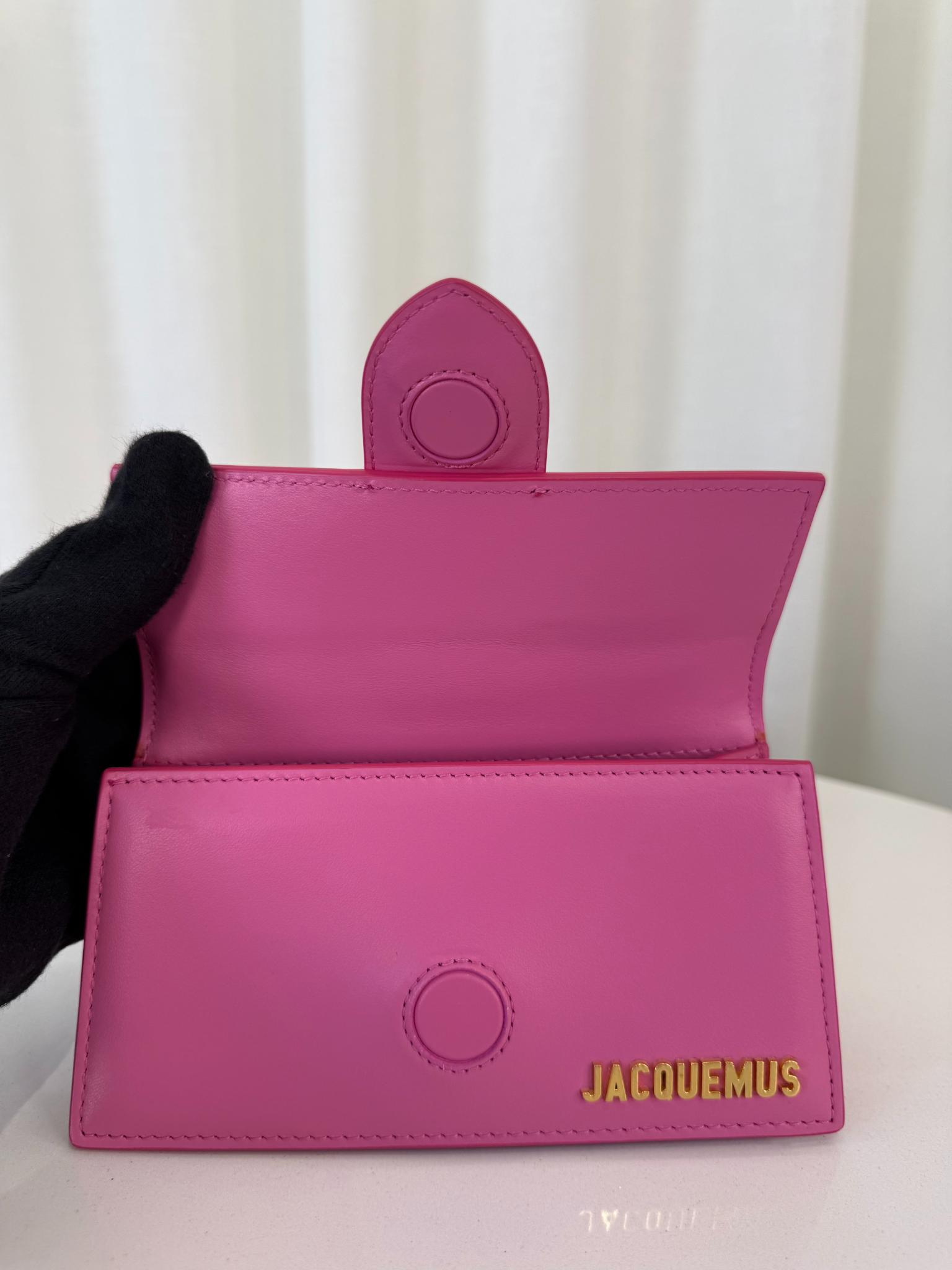 Jacquemus Le Bambino Leather Crossbody Bag In Neon Pink