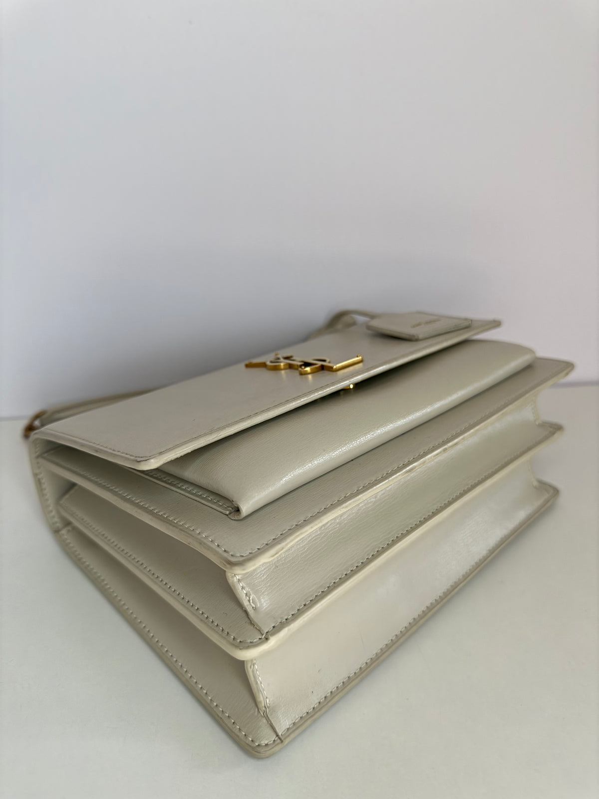 Saint Laurent Smooth Calfskin Medium Monogram Sunset Satchel Blanc Vintage