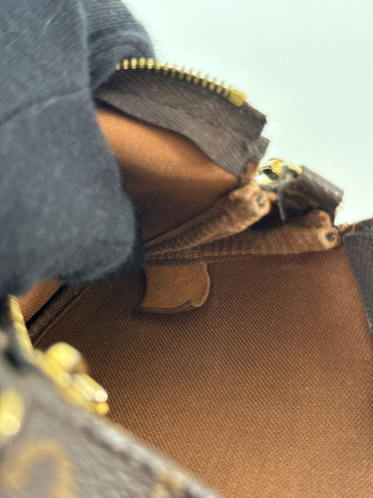 Louis Vuitton Multi Pochette Accessoires Khaki Strap Monogram Canvas