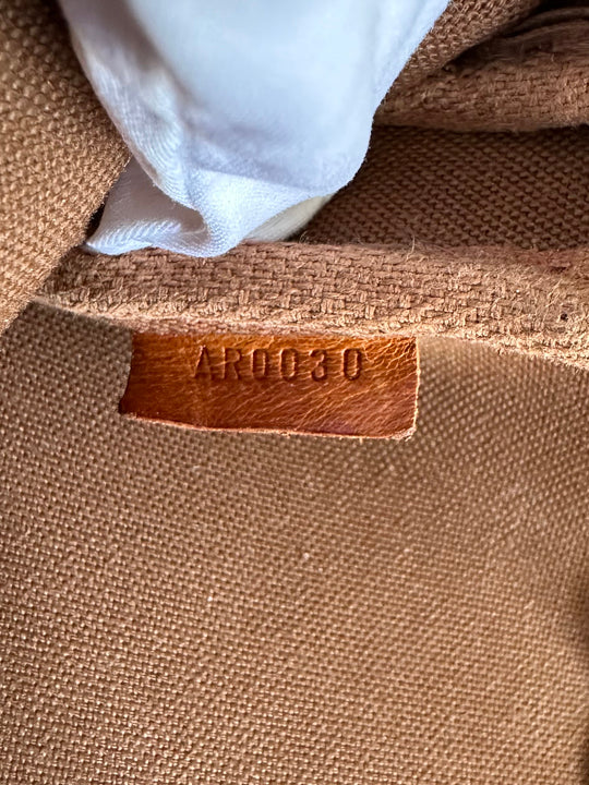Louis Vuitton Vintage Pochette Accessoires Monogram Canvas