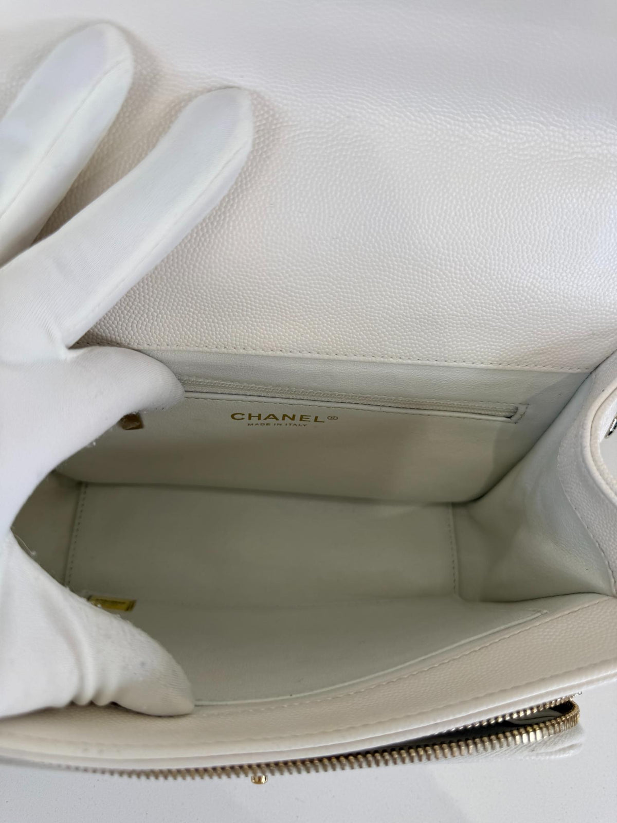 Chanel White Quilted Caviar Medium Business Affinity Flap Bag Pale Gold Hardware