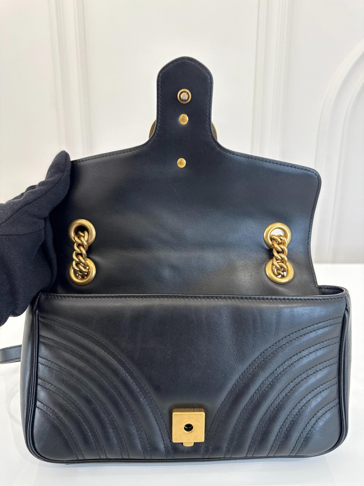 Gucci GG Marmont Medium Matelassé Black Leather Shoulder Bag