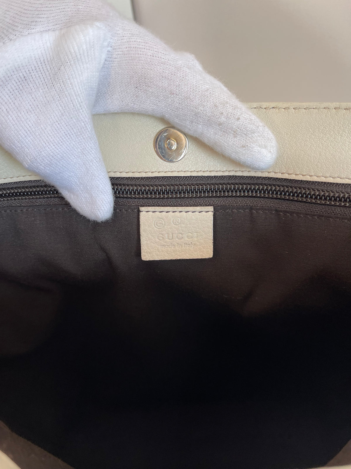 Gucci Guccissima Flat Vertical Tote Off White