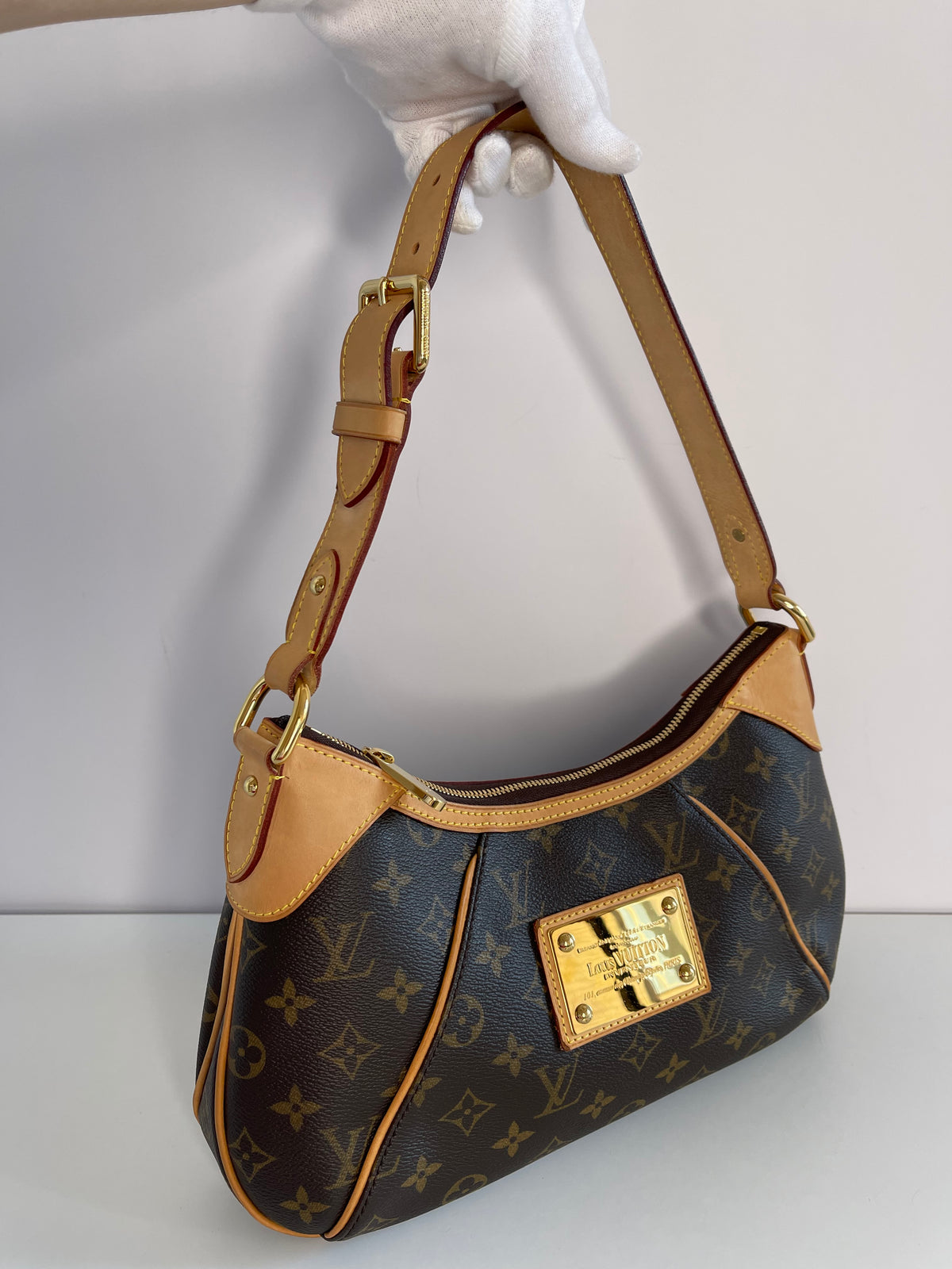 Louis Vuitton Thames PM Monogram Canvas