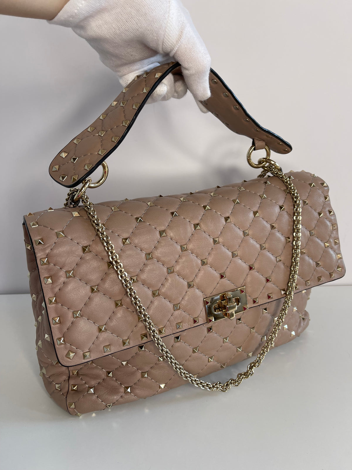 Valentino Garavani Rockstud Spike Large Poudre Shoulder Bag