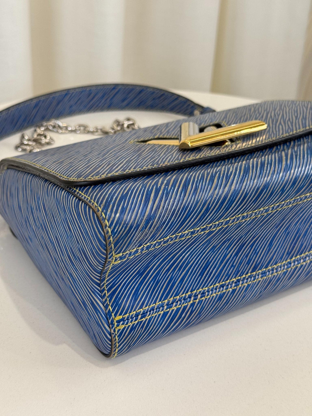 Louis Vuitton Twist MM Epi Leather Denim Light