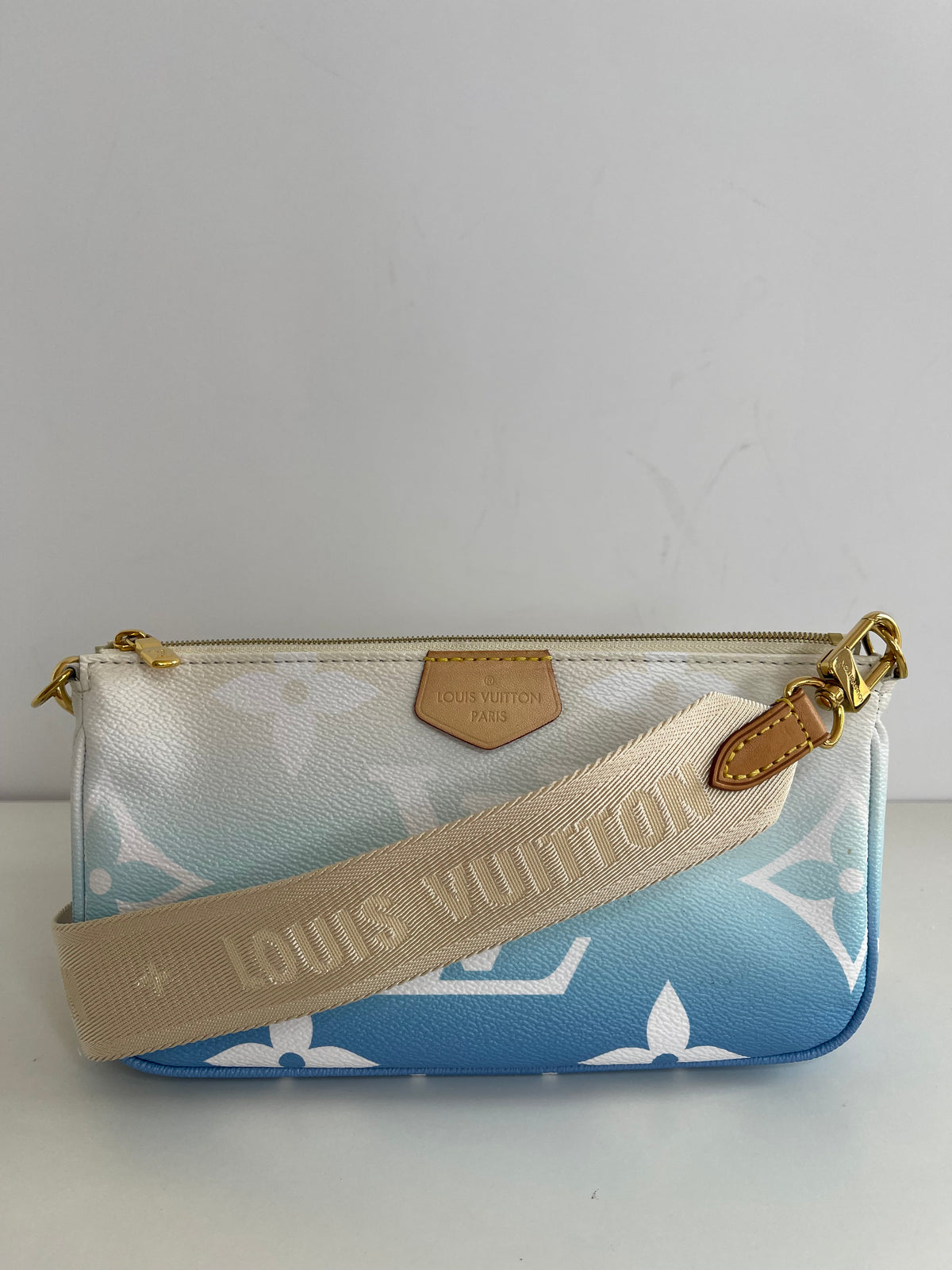 Louis Vuitton Monogram Giant By The Pool Multi Pochette Accessories Blue