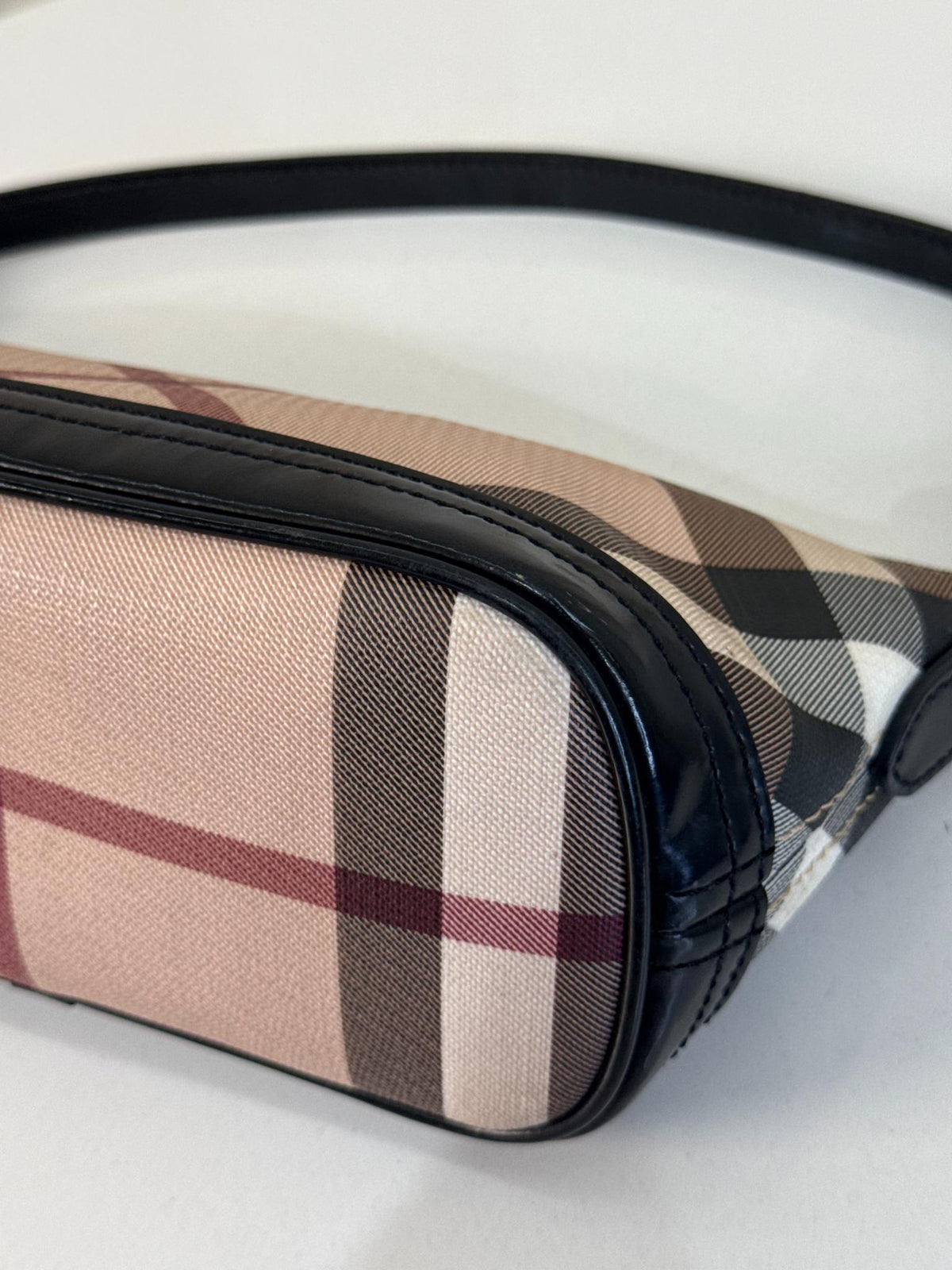 Burberry Nova Check Black Mini Boat Pochette