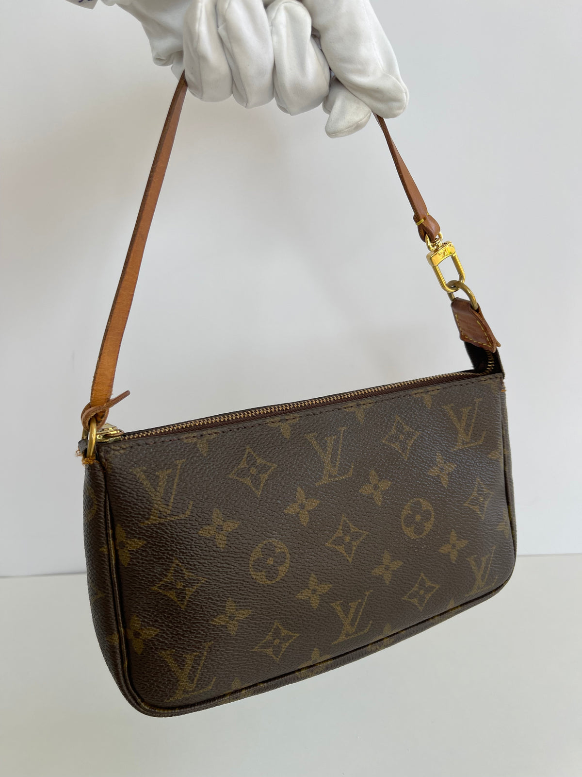Louis Vuitton Pochette Accessoires Monogram Canvas