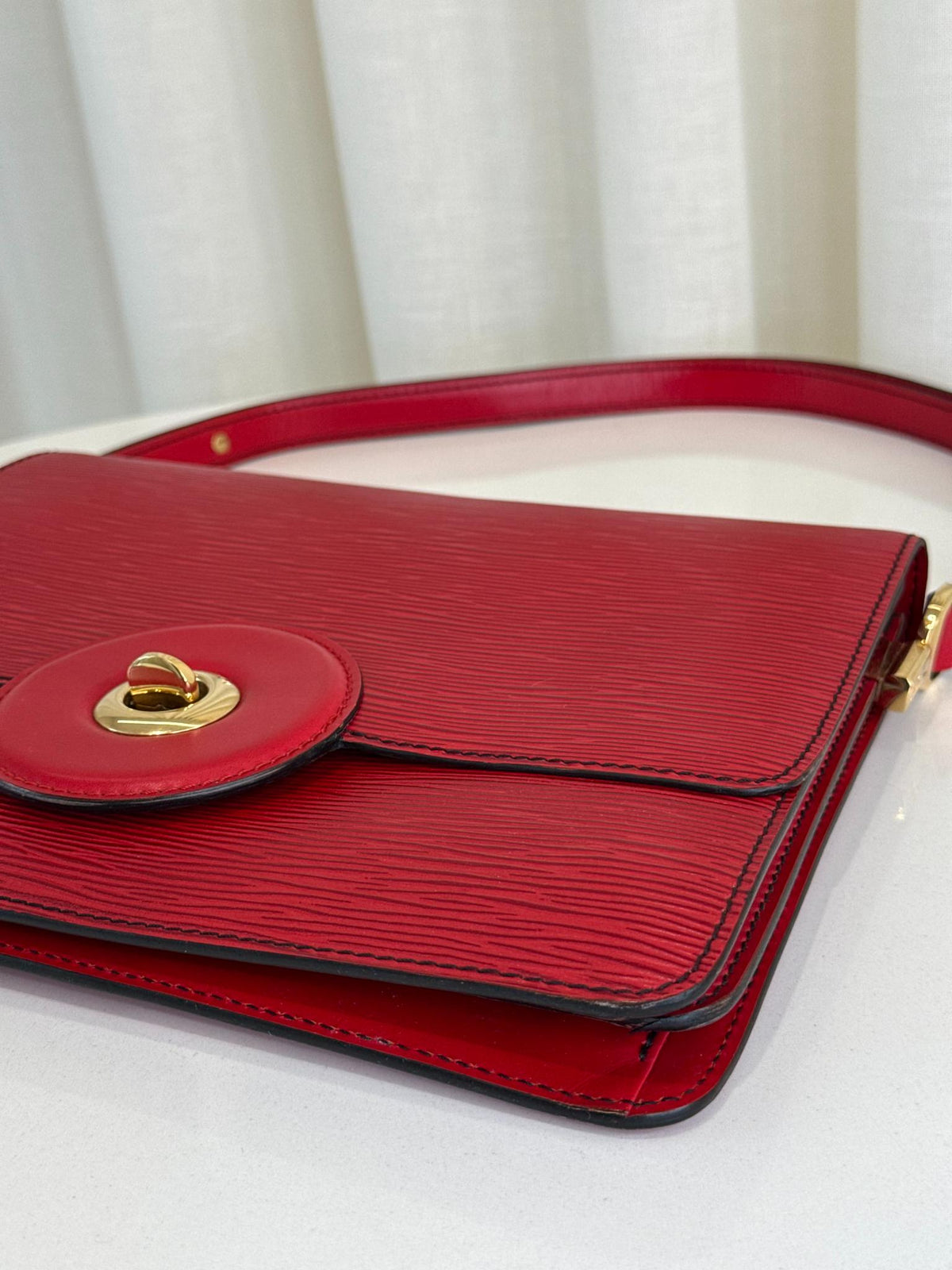 Louis Vuitton Red Epi Leather Friedland Shoulder Bag