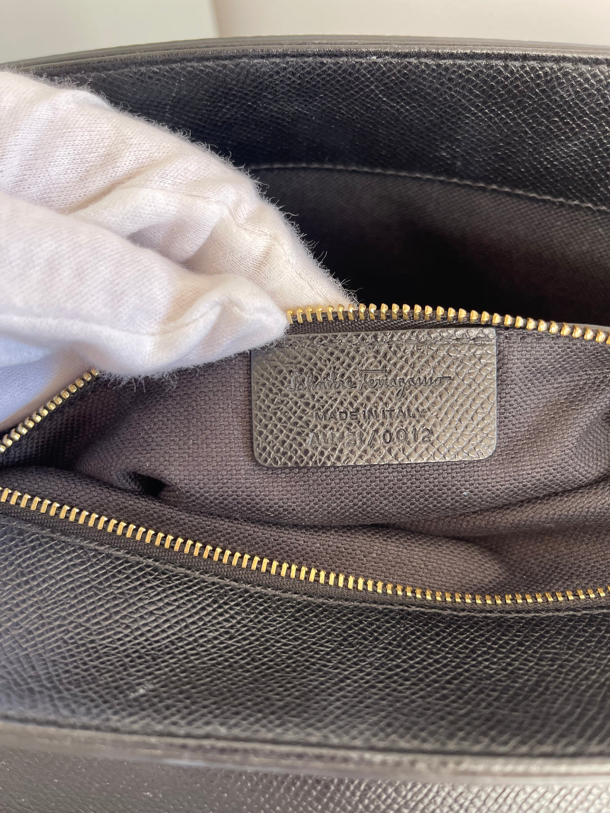 Salvatore Ferragamo Carrie Calfskin Black Leather Vara Bow