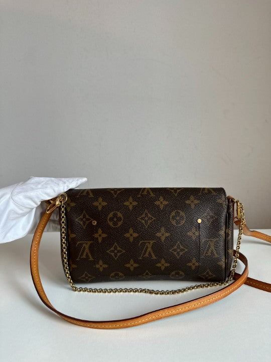 Louis Vuitton Favorite PM Monogram Canvas Pochette