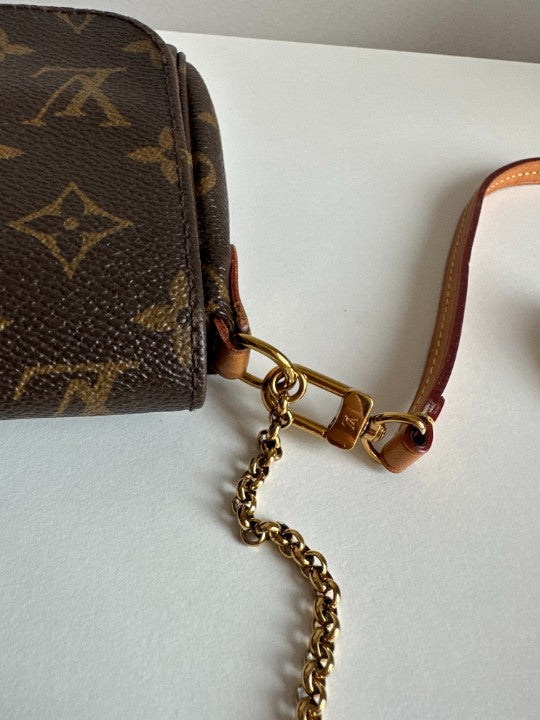 Louis Vuitton Favorite PM Monogram Canvas Pochette