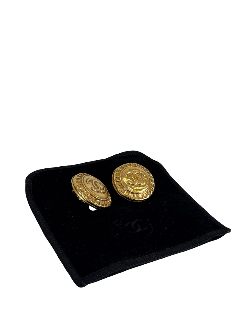 Chanel Vintage Round Sun Border CC Clip On Earrings Gold Plated Hardware
