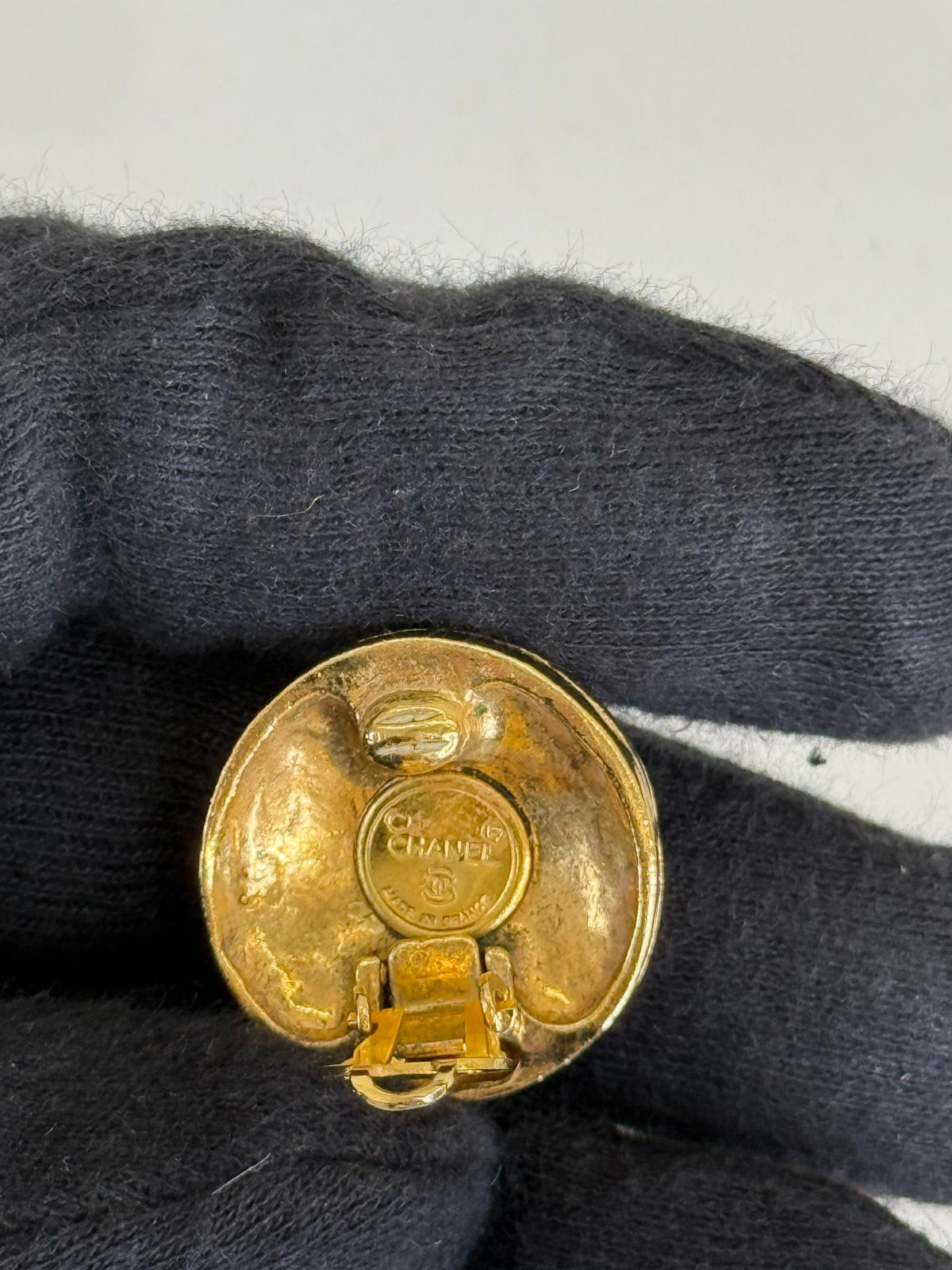 Chanel Vintage Round Sun Border CC Clip On Earrings Gold Plated Hardware
