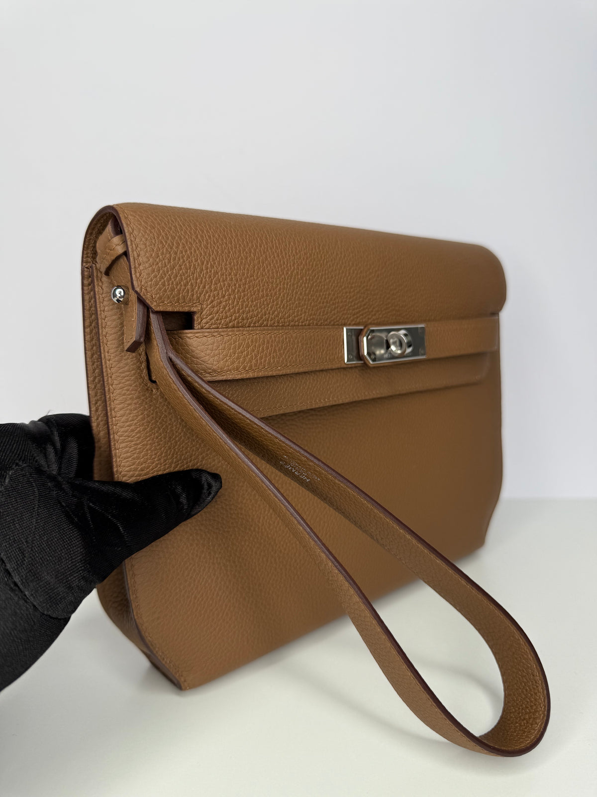 Hermès Kelly Depeches 25 Alezan Togo Leather Pouch Palladium Hardware