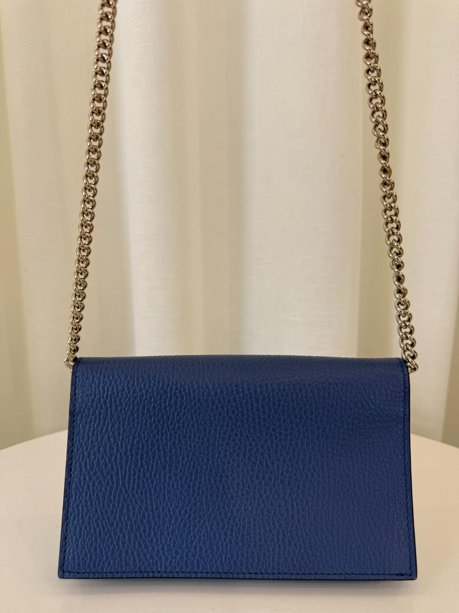 Gucci Interlocking G Blue Grained Leather Wallet On Chain