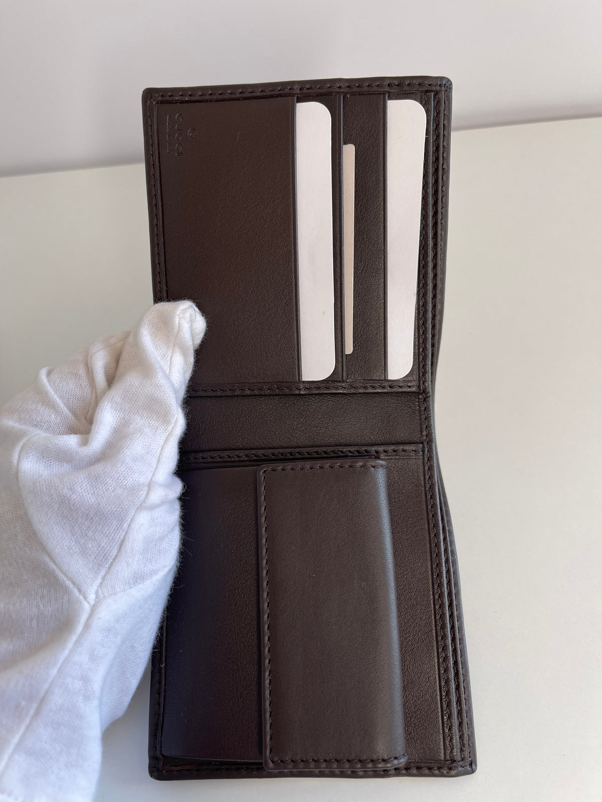 Gucci Men's Bifold Wallet Signature Web Brown