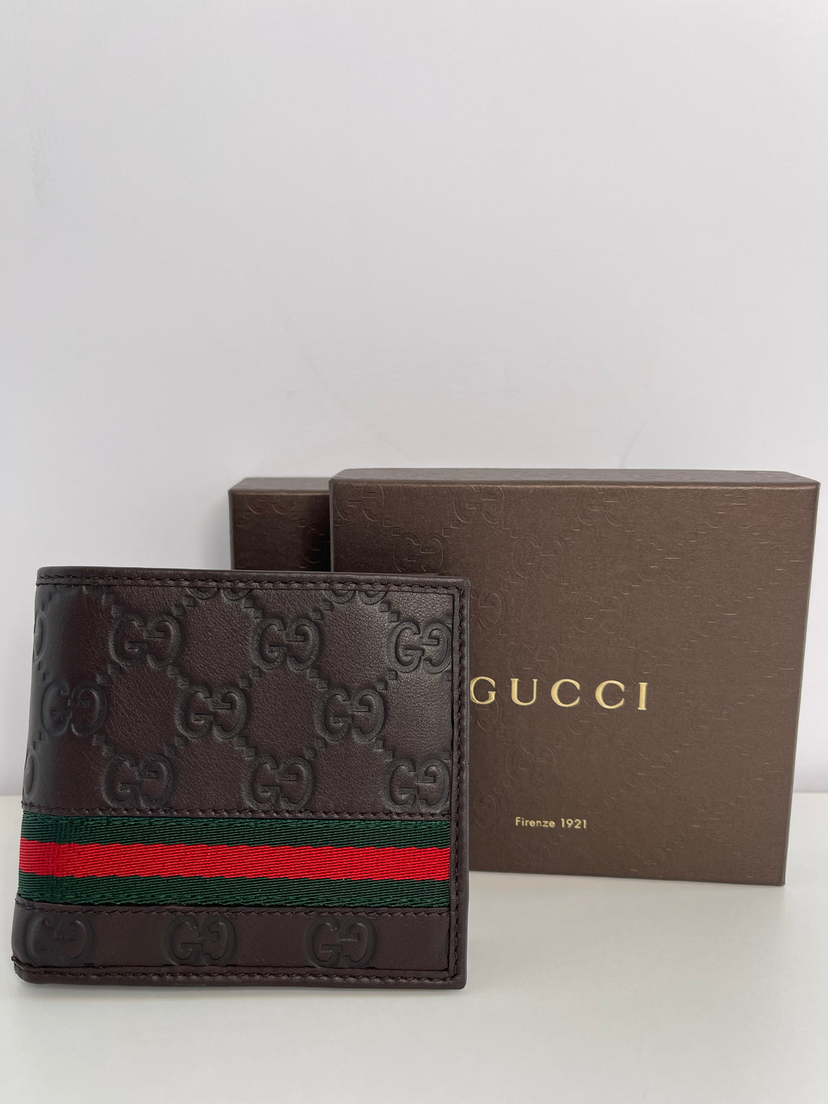 Gucci Men's Bifold Wallet Signature Web Brown