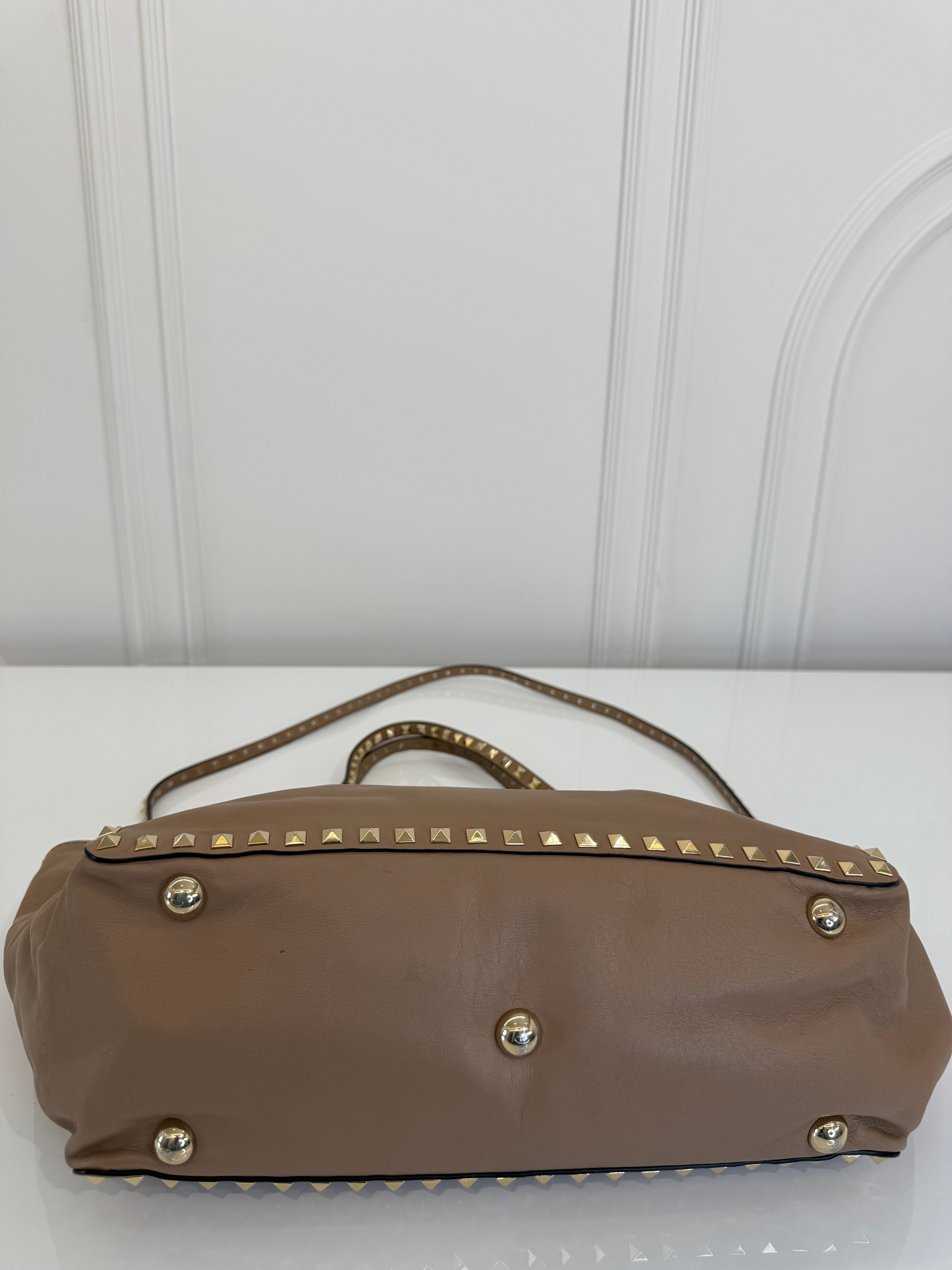 Valentino Garavani Medium Rockstud Tote Bag Beige