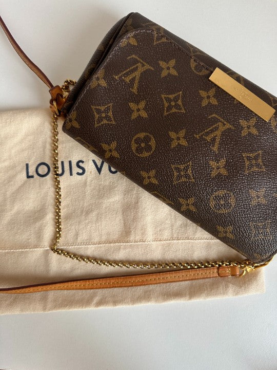 Louis Vuitton Favorite PM Monogram Canvas Pochette